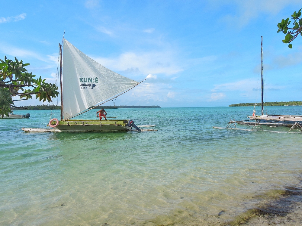  Upi Bay Pirogue 