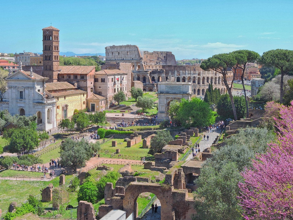  Roman Forum and Colosseum 